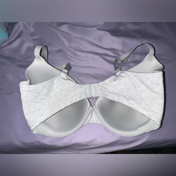 Victoria’s Secret push up bra - Picture 2 of 3